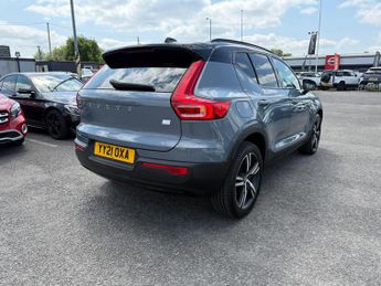 Volvo XC40 1.5h T4 Recharge 10.7kWh R-Design Auto Euro 6 (s/s) 5dr