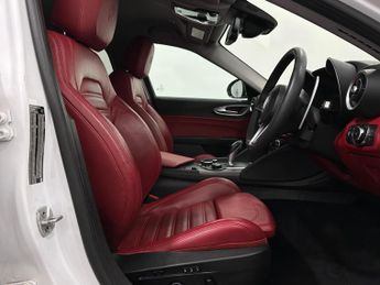 Alfa Romeo Giulia 2.0T Veloce Auto Euro 6 (s/s) 4dr
