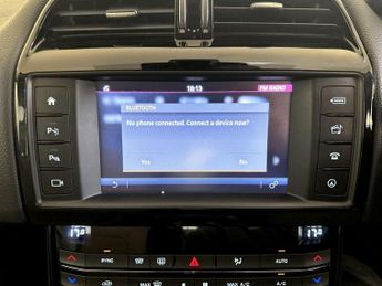 Jaguar XE 2.0d SE Auto Euro 6 (s/s) 4dr