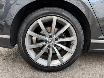Volkswagen Passat 2.0 TDI R-Line DSG Euro 6 (s/s) 5dr