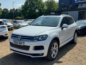 Volkswagen Touareg 3.0 TDI V6 BlueMotion Tech R-Line Tiptronic 4WD Euro 5 (s/s) 5dr
