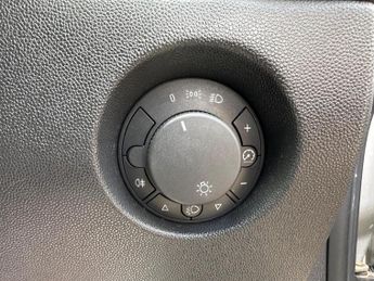 Vauxhall Corsa 1.4i 16v Club 3dr