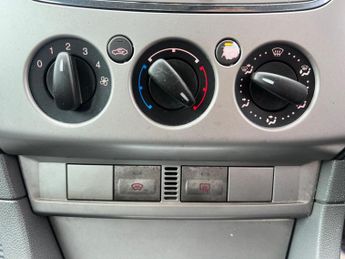 Ford Focus 1.6 Zetec 5dr