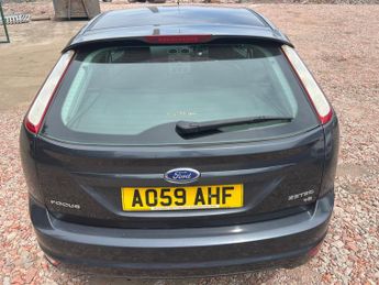 Ford Focus 1.6 Zetec 5dr
