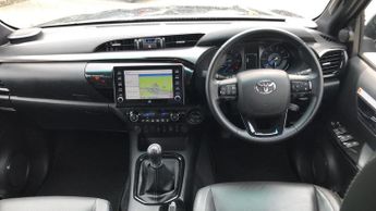 Toyota Hilux 2.8 D-4D Invincible X 4WD Euro 6 (s/s) 4dr