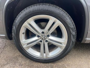 Volkswagen Tiguan 2.0 TDI BlueMotion Tech R-Line DSG 4WD Euro 5 (s/s) 5dr
