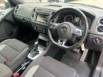 Volkswagen Tiguan 2.0 TDI BlueMotion Tech R-Line DSG 4WD Euro 5 (s/s) 5dr