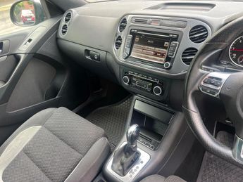 Volkswagen Tiguan 2.0 TDI BlueMotion Tech R-Line DSG 4WD Euro 5 (s/s) 5dr