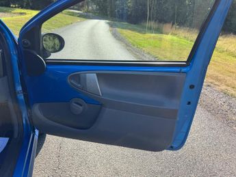 Peugeot 107 1.0 12V Urban 2 Tronic Euro 5 3dr