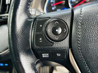Toyota RAV4 2.2 D-CAT Invincible Auto 4WD Euro 5 5dr