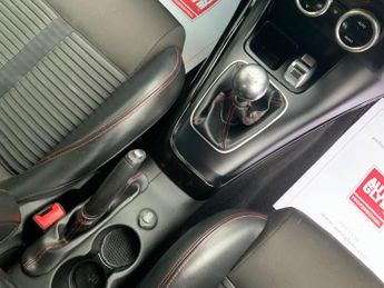 Alfa Romeo Giulietta 2.0 JTDM-2 Veloce Euro 5 (s/s) 5dr