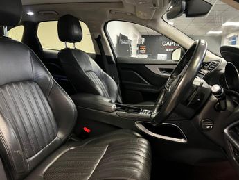Jaguar F-PACE 2.0 D180 Portfolio Auto AWD Euro 6 (s/s) 5dr