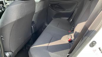 Toyota Yaris 1.5 VVT-h Design E-CVT Euro 6 (s/s) 5dr
