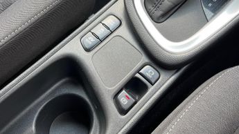 Toyota Yaris 1.5 VVT-h Design E-CVT Euro 6 (s/s) 5dr