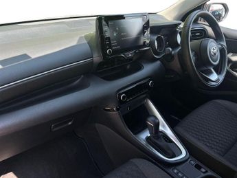 Toyota Yaris 1.5 VVT-h Design E-CVT Euro 6 (s/s) 5dr
