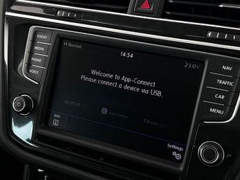 Volkswagen Tiguan 2.0 TDI BlueMotion Tech SEL DSG 4Motion Euro 6 (s/s) 5dr