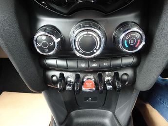 MINI Hatch 1.5 Cooper Classic Steptronic Euro 6 (s/s) 3dr