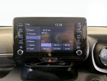 Toyota Yaris 1.5 VVT-h Dynamic E-CVT Euro 6 (s/s) 5dr