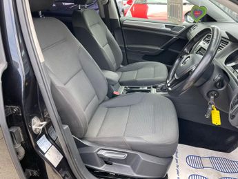 Volkswagen Golf 1.6 TDI BlueMotion Tech Match DSG Euro 5 (s/s) 5dr
