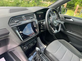 Volkswagen Tiguan 2.0 TDI R-Line DSG 4Motion Euro 6 (s/s) 5dr
