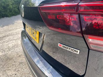 Volkswagen Tiguan 2.0 TDI R-Line DSG 4Motion Euro 6 (s/s) 5dr