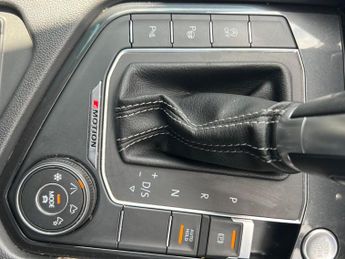 Volkswagen Tiguan 2.0 TDI R-Line DSG 4Motion Euro 6 (s/s) 5dr