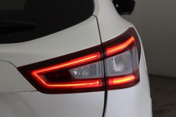 Nissan Qashqai 1.5 dCi N-Connecta Euro 6 (s/s) 5dr