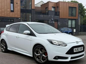 Ford Focus 2.0T EcoBoost ST-2 Euro 5 (s/s) 5dr