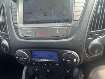 Hyundai ix35 2.0 CRDi SE Auto 4WD Euro 5 5dr (Nav)