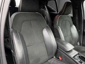 Volvo XC40 2.0 T4 R-Design Auto AWD Euro 6 (s/s) 5dr