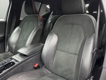 Volvo XC40 2.0 T4 R-Design Auto AWD Euro 6 (s/s) 5dr