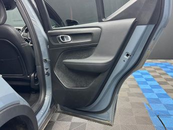 Volvo XC40 2.0 T4 R-Design Auto AWD Euro 6 (s/s) 5dr
