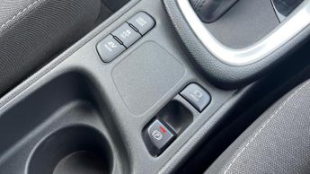 Toyota Yaris 1.5 VVT-h Design E-CVT Euro 6 (s/s) 5dr