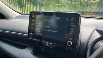 Toyota Yaris 1.5 VVT-h Design E-CVT Euro 6 (s/s) 5dr