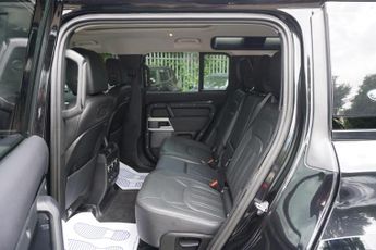 Land Rover Defender 110 3.0 D250 MHEV SE Auto 4WD Euro 6 (s/s) 5dr