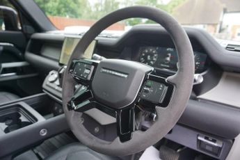 Land Rover Defender 110 3.0 D250 MHEV SE Auto 4WD Euro 6 (s/s) 5dr