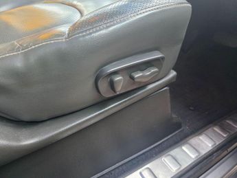 Nissan Navara 2.5 dCi Tekna Auto 4WD Euro 5 4dr