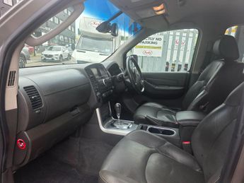 Nissan Navara 2.5 dCi Tekna Auto 4WD Euro 5 4dr