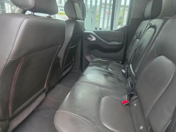 Nissan Navara 2.5 dCi Tekna Auto 4WD Euro 5 4dr