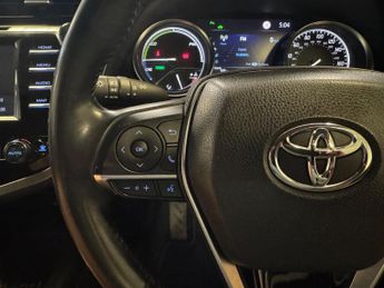 Toyota Camry 2.5 VVT-h Design CVT Euro 6 (s/s) 4dr