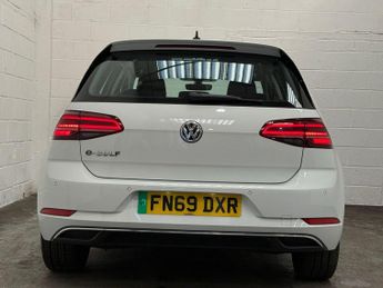 Volkswagen e-Golf 35.8kWh e-Golf Auto 5dr