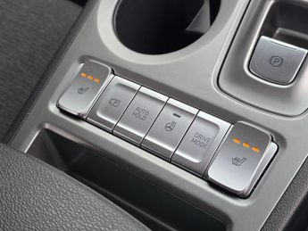 Hyundai KONA 39kWh Premium Auto 5dr (10.5kW Charger)