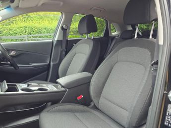 Hyundai KONA 39kWh Premium Auto 5dr (10.5kW Charger)