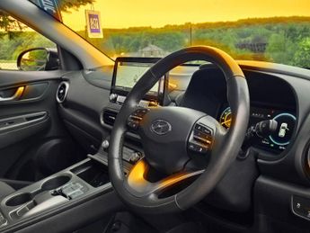 Hyundai KONA 39kWh Premium Auto 5dr (10.5kW Charger)