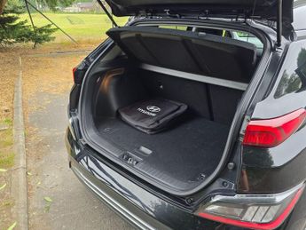 Hyundai KONA 39kWh Premium Auto 5dr (10.5kW Charger)