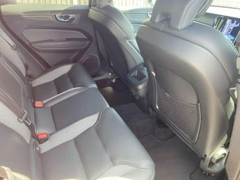 Volvo XC60 2.0 B4 MHEV R-Design Auto AWD Euro 6 (s/s) 5dr