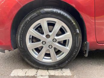 Toyota Yaris 1.5 VVT-h Icon Plus CVT Euro 5 5dr