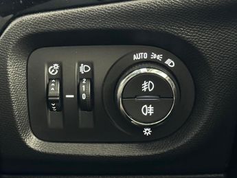 Vauxhall Corsa Electric 50kWh SRi Premium Auto 5dr
