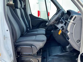 Renault Master 2.3 dCi 35 Business FWD LWB High Roof Euro 6 5dr