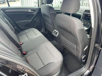 Volkswagen Golf 1.6 TDI SE Nav DSG Euro 6 (s/s) 5dr